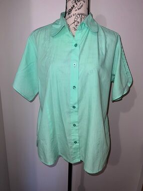 Vintage American Sweetheart by Haband Mint Green Button Up Shirt